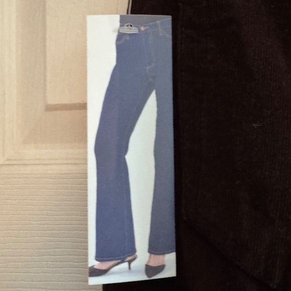 NYDJ Size 6 Petite Brown Velveteen Sara Bootcut Jeans - $51 - NWT - Picture 5 of 16